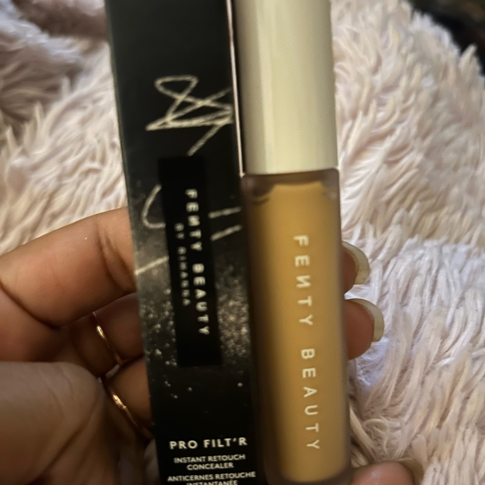 Fenty Beauty concealer